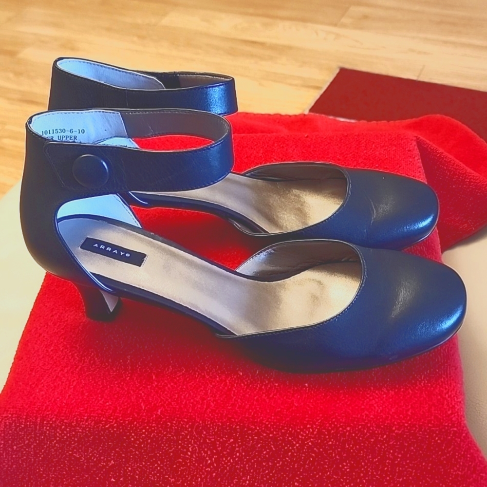 Women's dress shoes